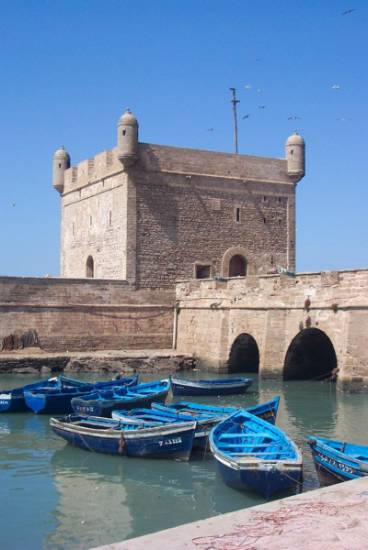 دولة المغرب في الماضي والحاضر chateau-barque-mer-b